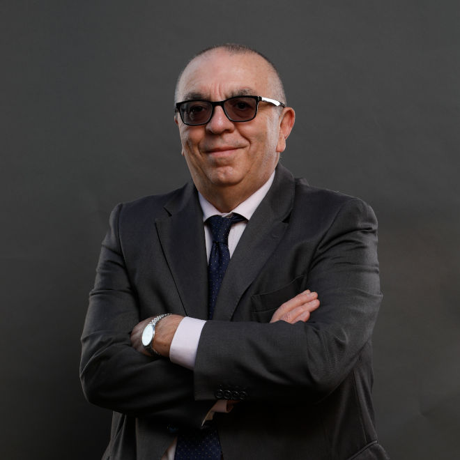Massimo Nardi, formatore professionale e aziendale, oltre 30 anni di esperienza nella formazione in Italia e in Svizzera.